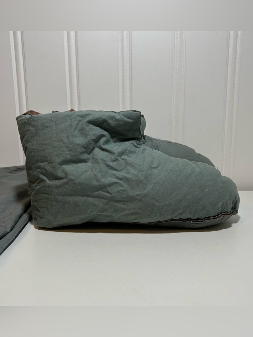 Restoration Hardware foot duvet duck down grey brown with bag men’s 9-12 slipper